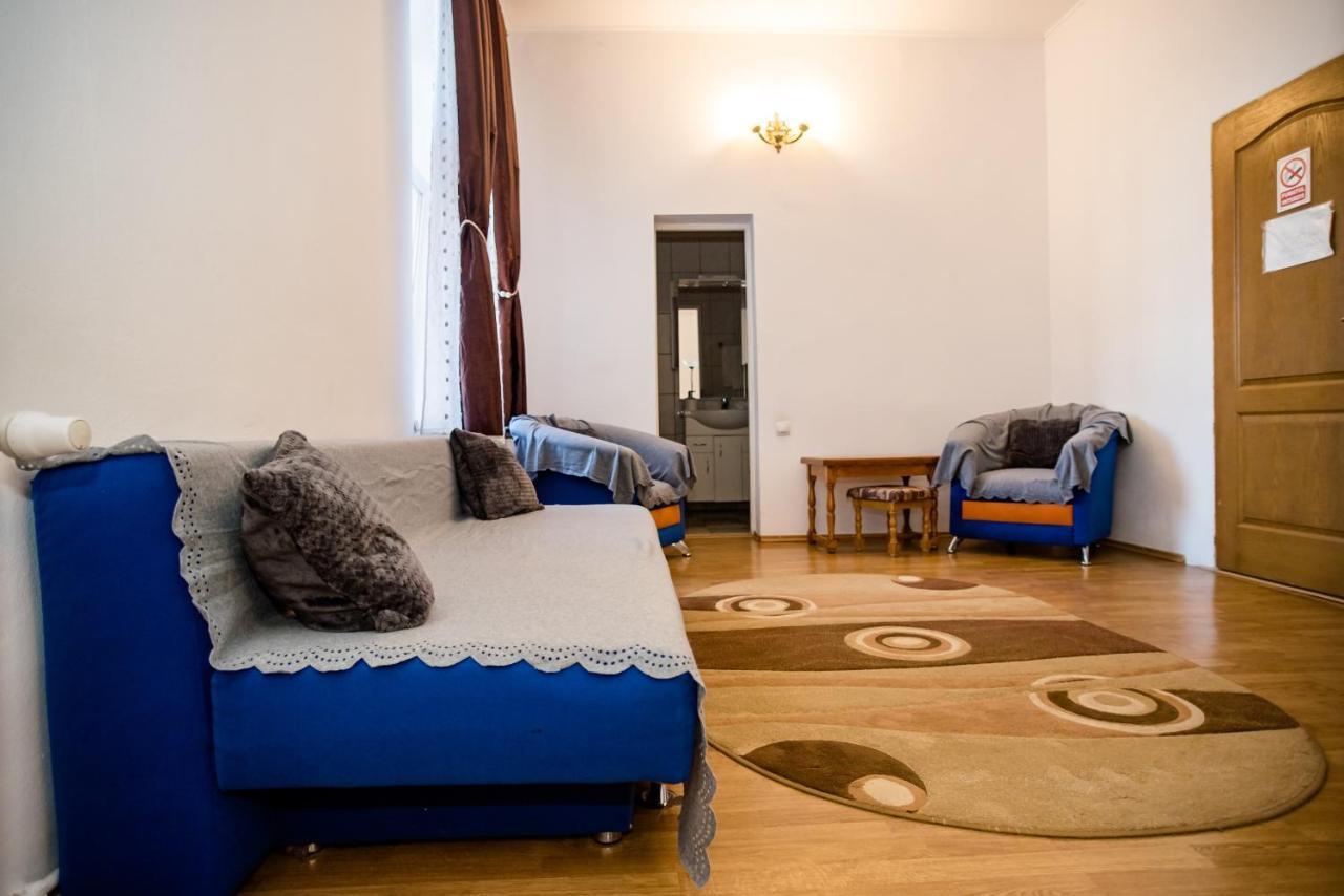 Hotel Marion Dumbraveni  Buitenkant foto