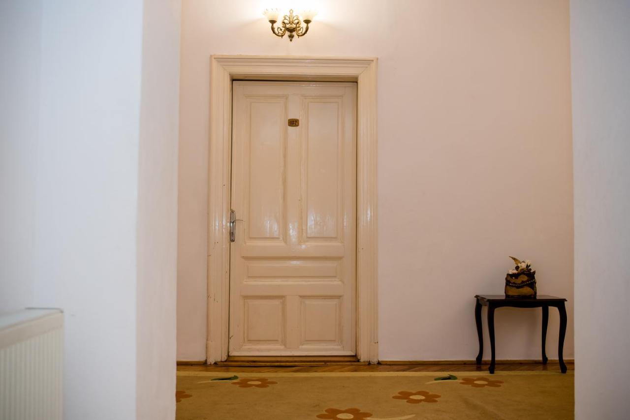 Hotel Marion Dumbraveni  Buitenkant foto